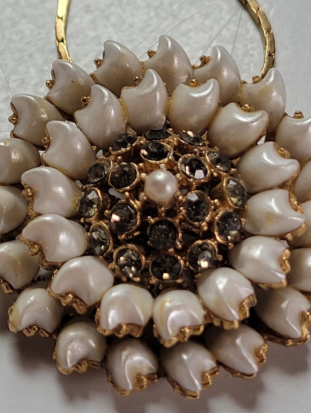 Vintage Florenza Gold-Tone Pearl and Crystal Pendant  - White and Gold